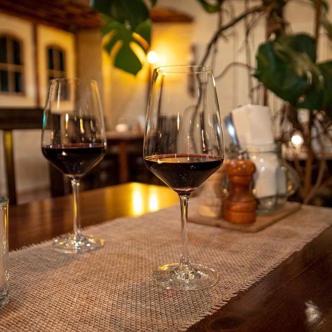 Pizzeria Paderborn • Restaurant Piccola Posta • Speisekarte Piccola Posta • Italiener • Restaurant Paderborn • Essen in Paderborn • Rotwein